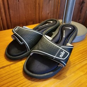 Nike slides